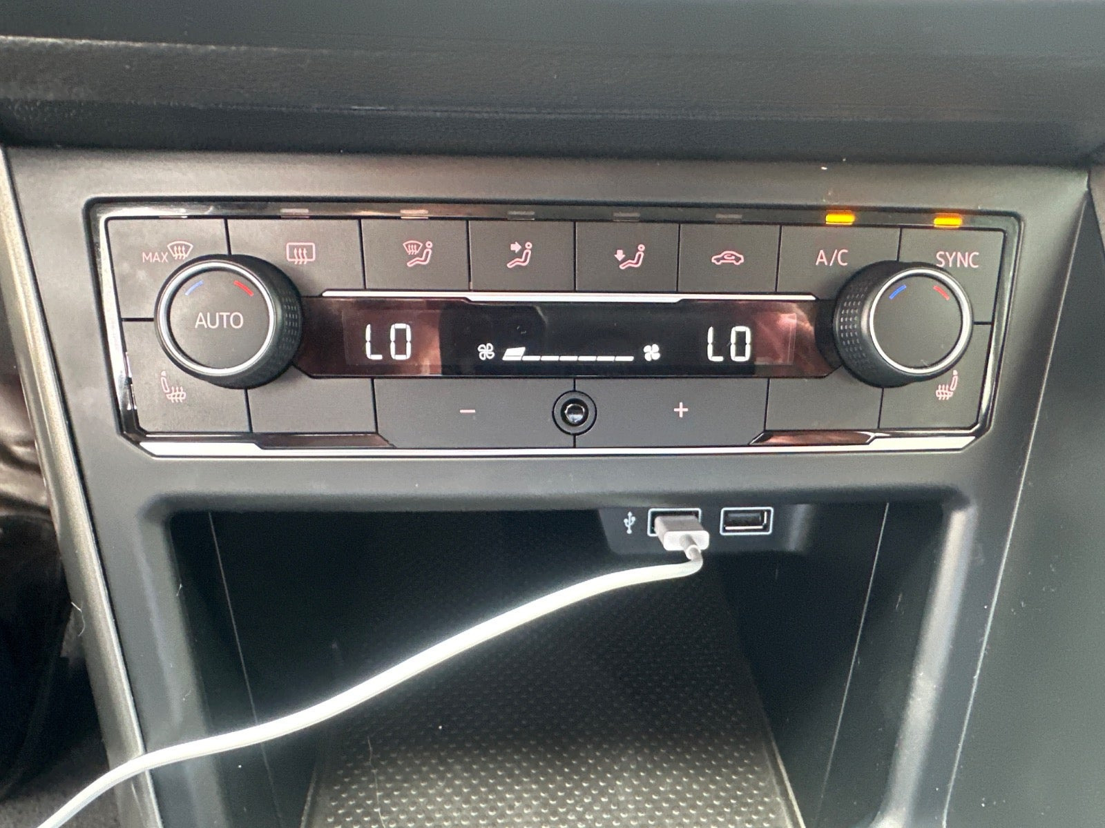 Hvid VW Polo fra 2019