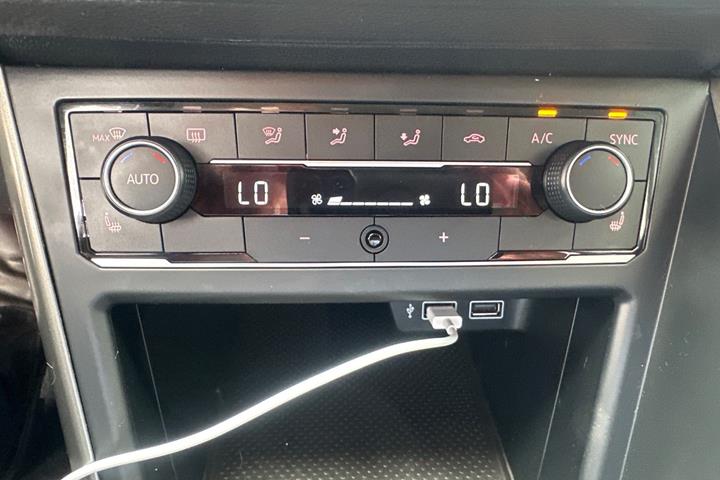 Hvid VW Polo fra 2019