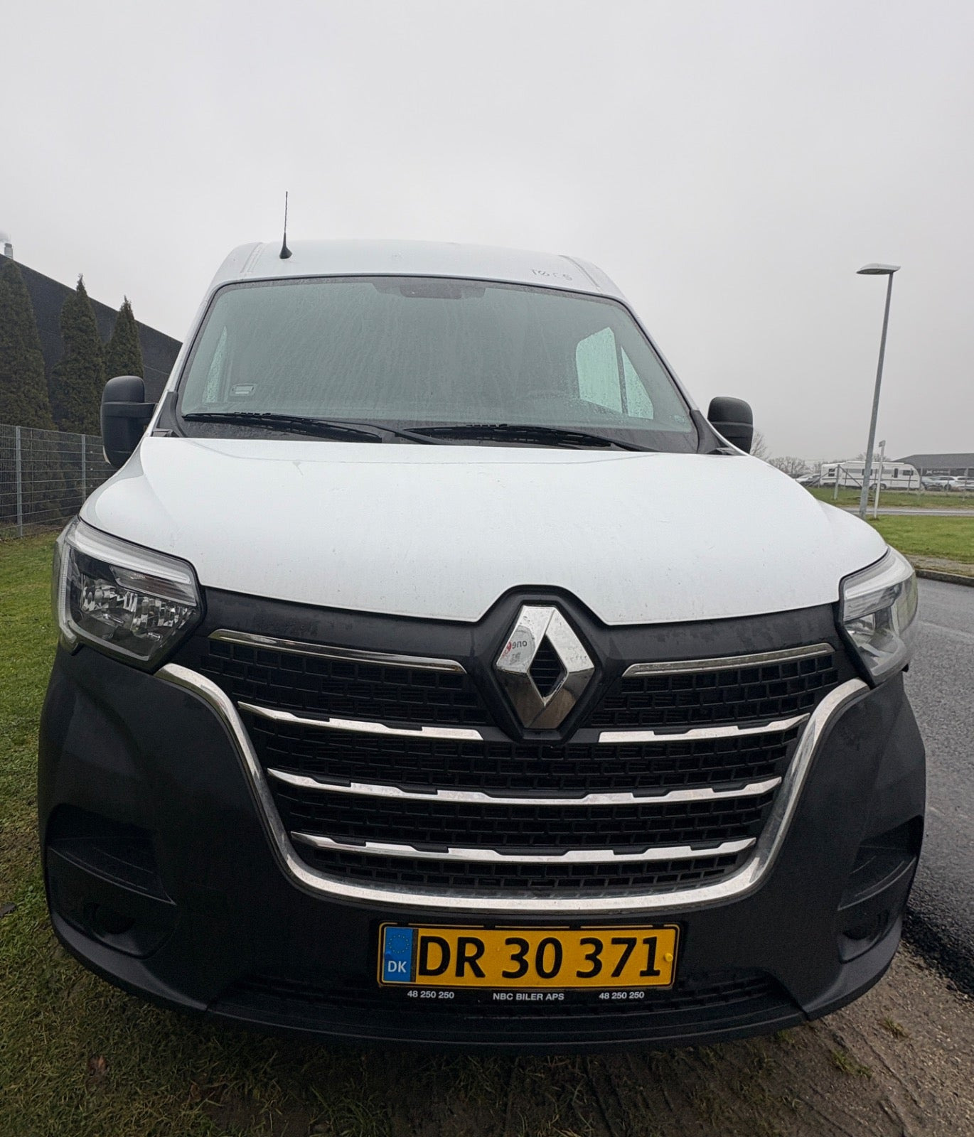 Hvid Renault Master IV T33 fra 2019