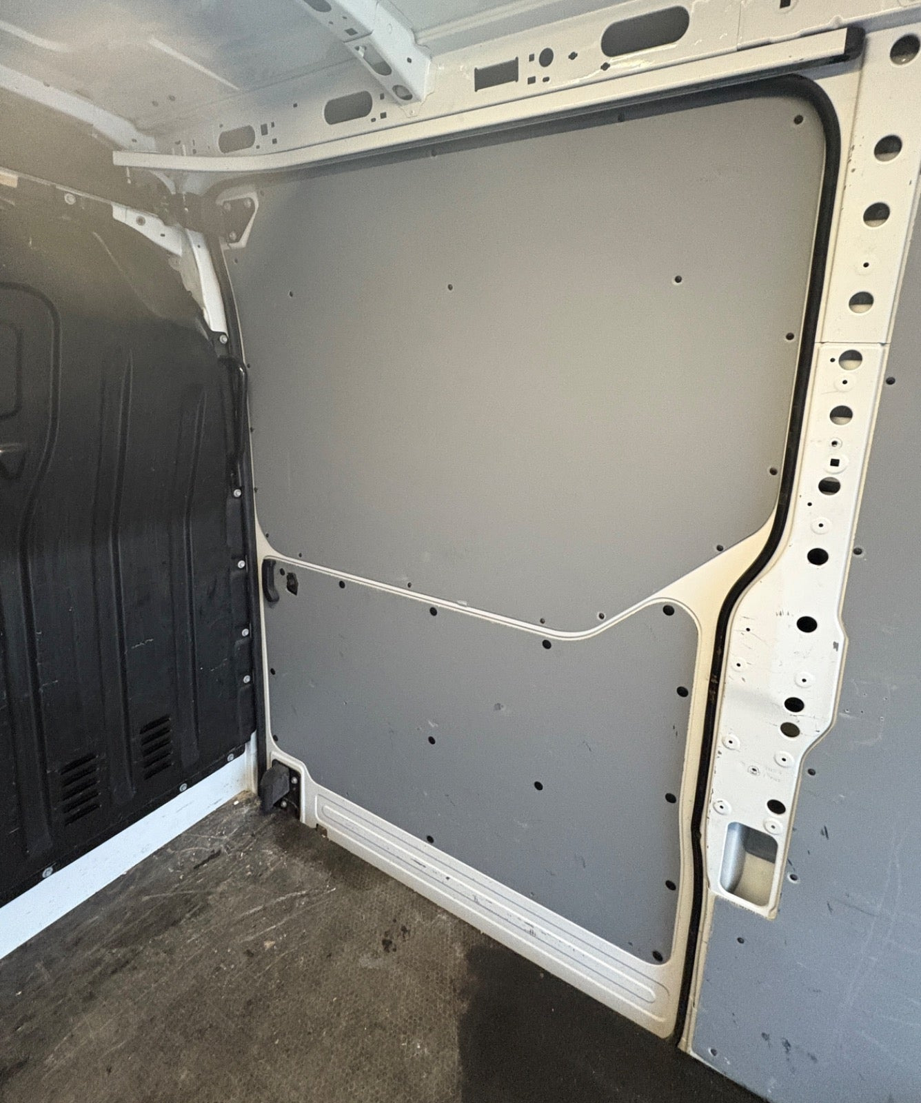 Hvid Renault Master IV T33 fra 2019