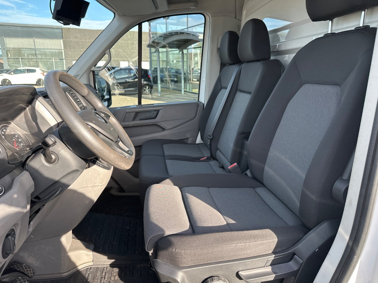 Hvid VW Crafter 35 fra 2020