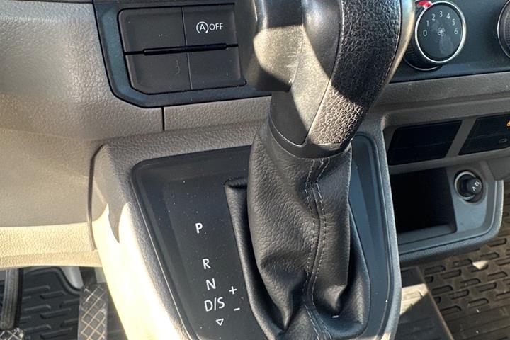 Hvid VW Crafter 35 fra 2020