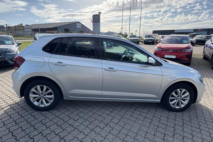 Sølv VW Polo fra 2018