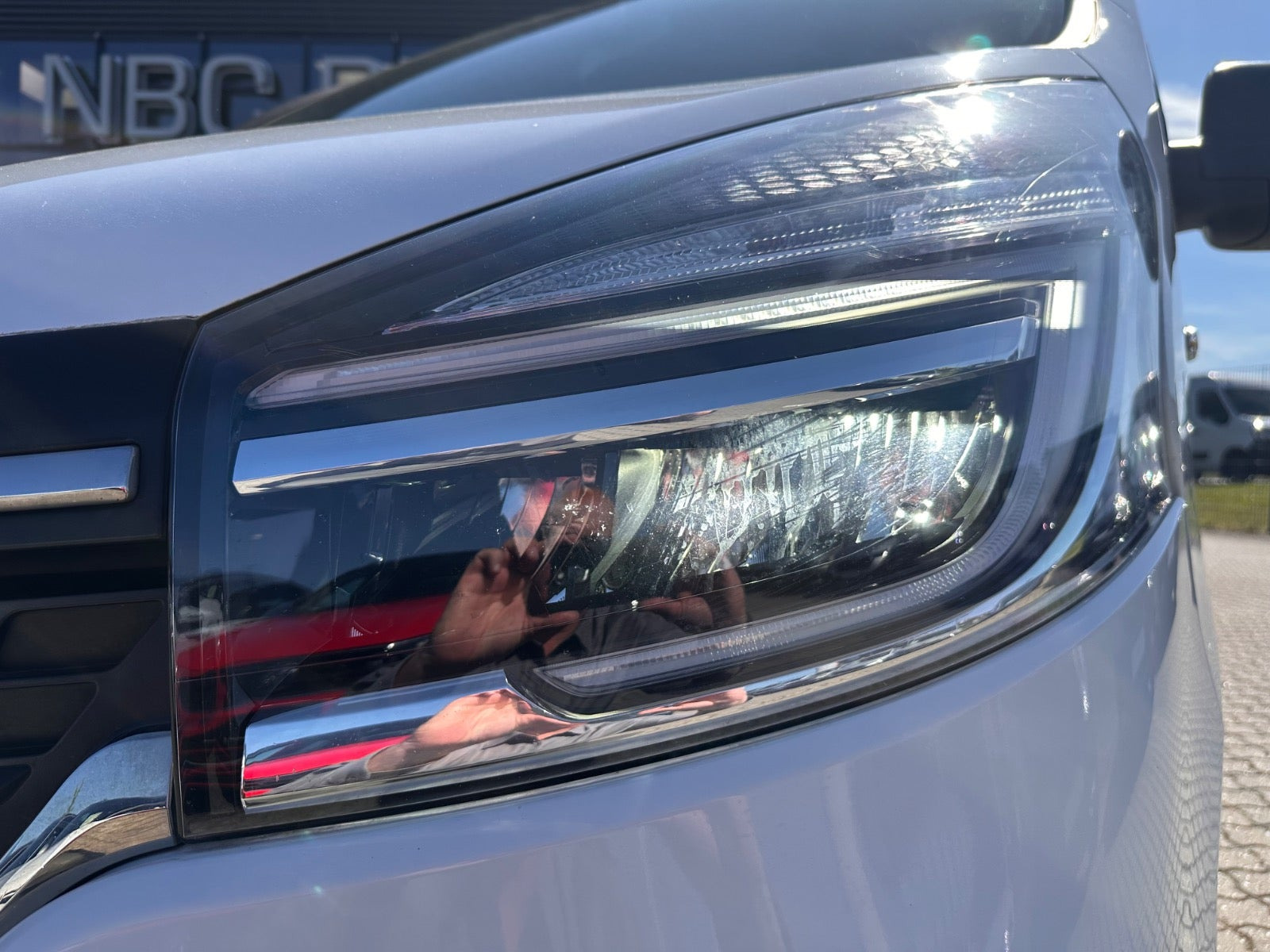 Hvid Renault Trafic T29 fra 2019