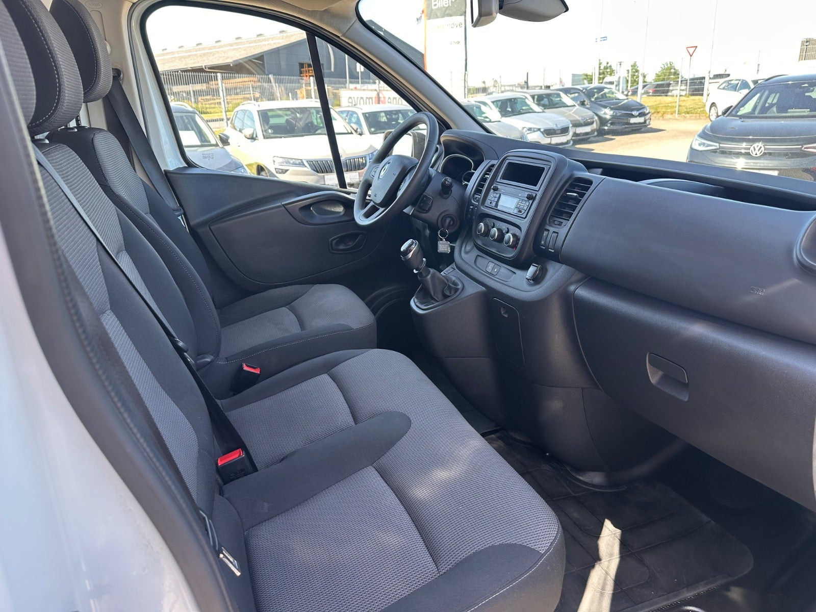 Hvid Renault Trafic T29 fra 2019