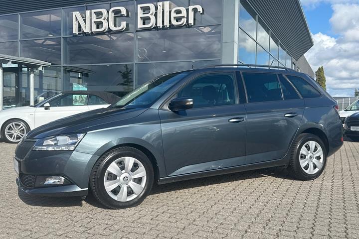 Grå Skoda Fabia fra 2022