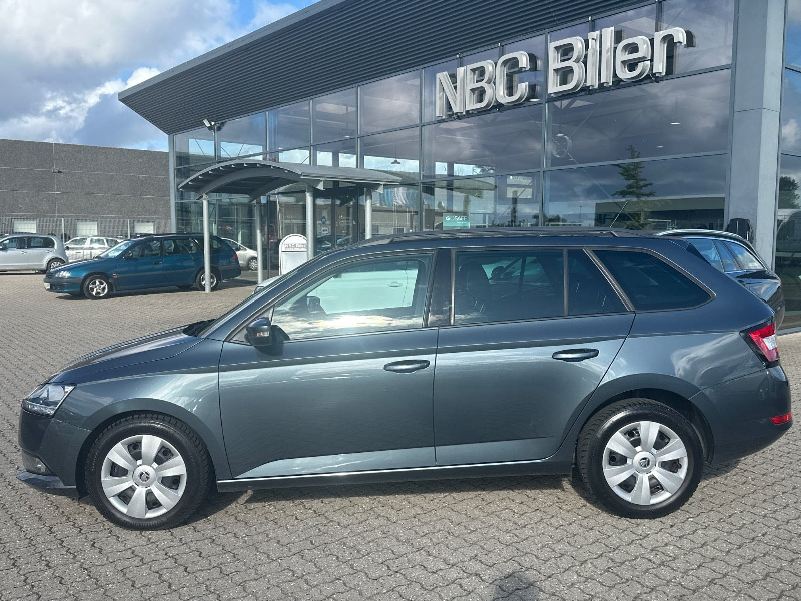 Grå Skoda Fabia fra 2022