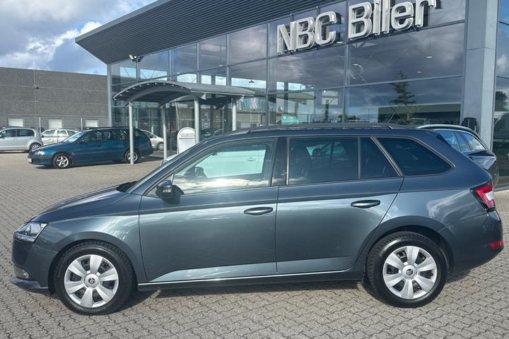 Grå Skoda Fabia fra 2022