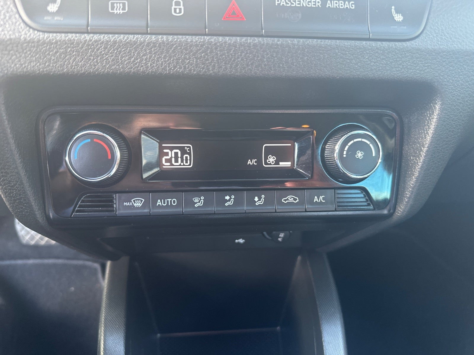 Grå Skoda Fabia fra 2022