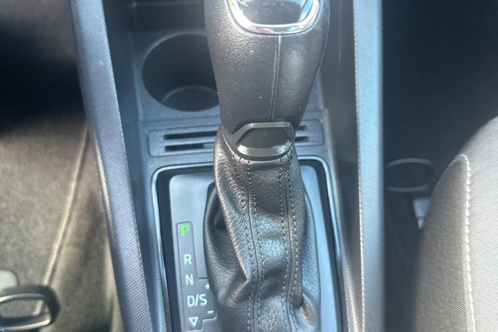 Grå Skoda Fabia fra 2022