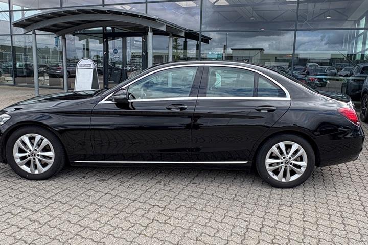 Sort Mercedes C220 d fra 2020