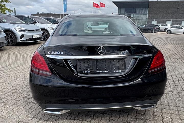 Sort Mercedes C220 d fra 2020
