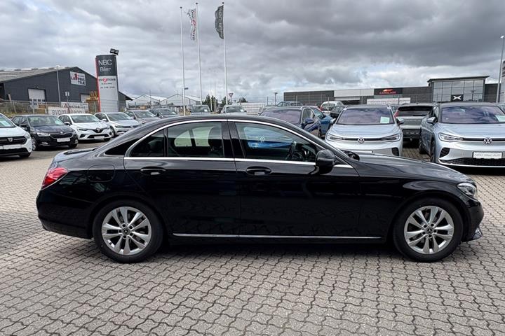 Sort Mercedes C220 d fra 2020