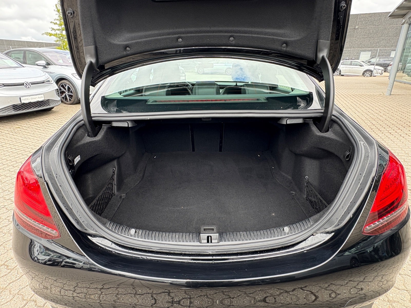 Sort Mercedes C220 d fra 2020