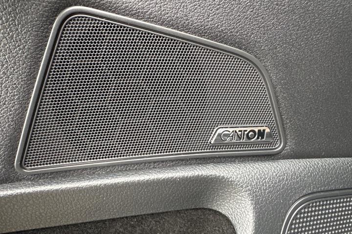 Sort Skoda Superb fra 2018
