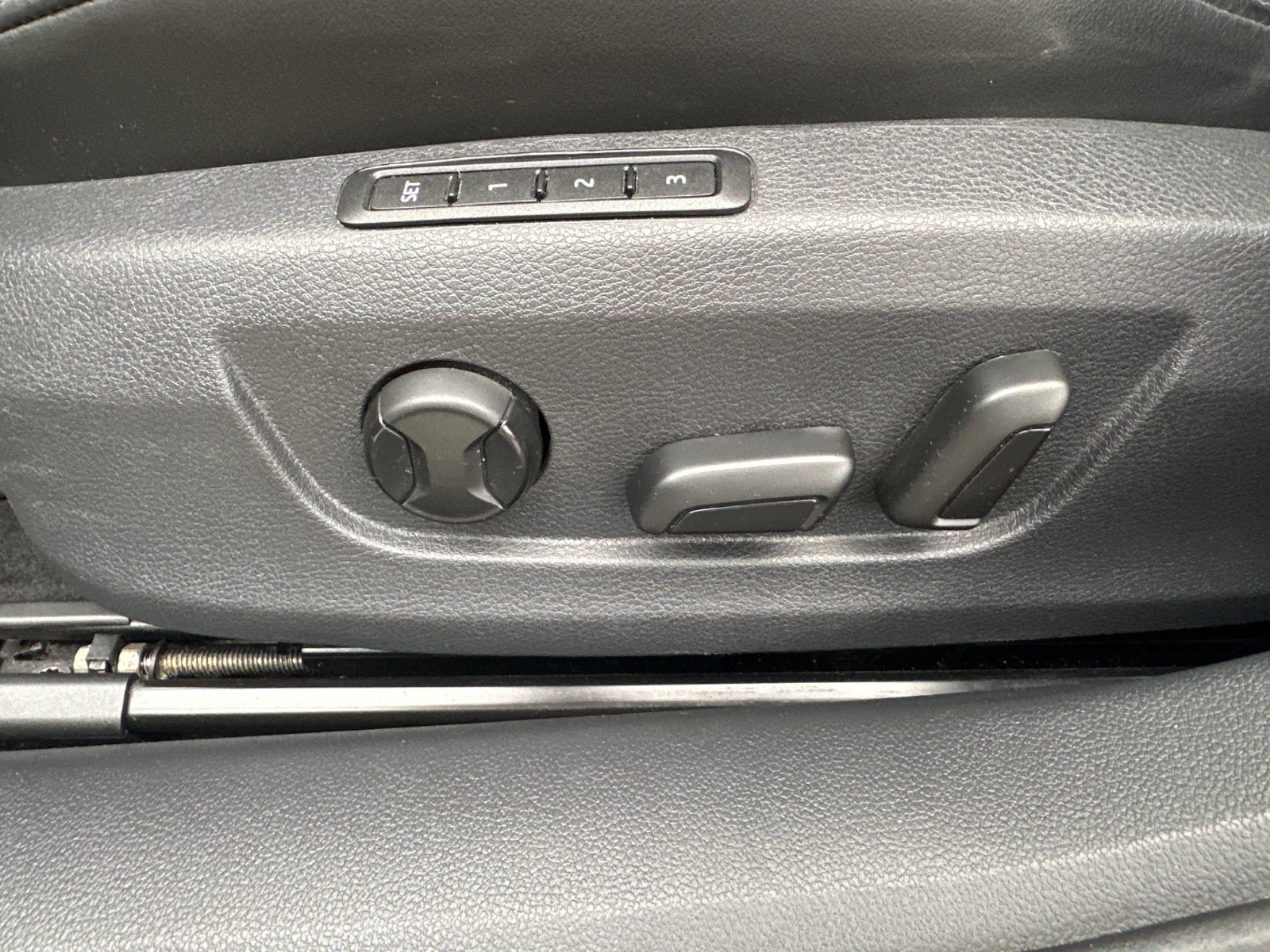 Sort Skoda Superb fra 2018