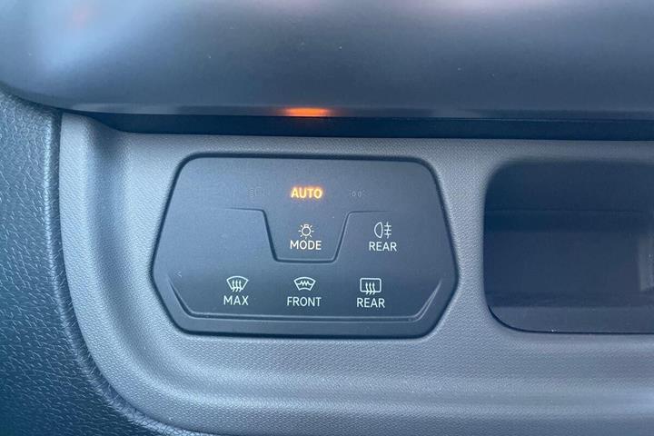 Sølv VW ID.Buzz fra 2024