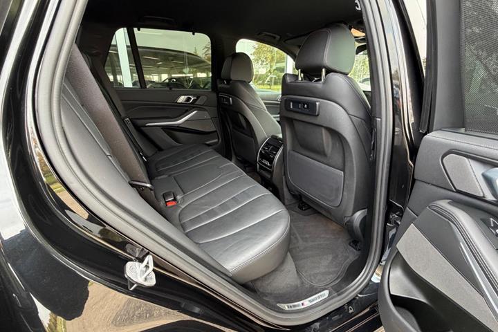 Sort BMW X5 fra 2021
