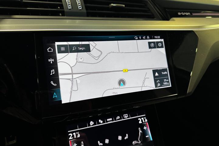 Brun Audi Q8 e-tron fra 2024