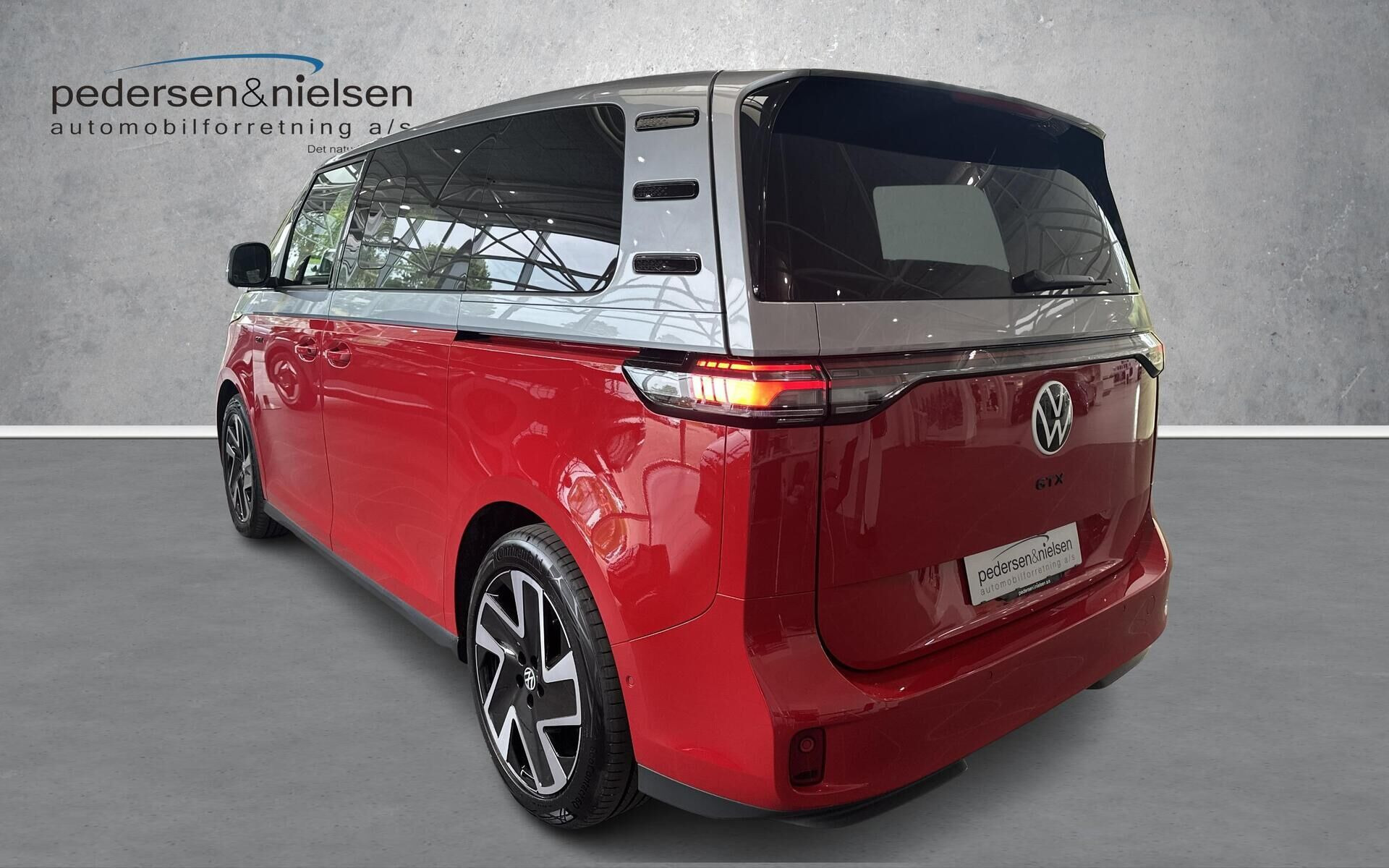 Grå VW ID.Buzz fra 2025