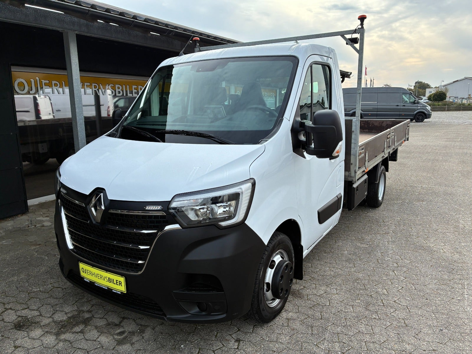 Hvid Renault Master IV T35 fra 2020