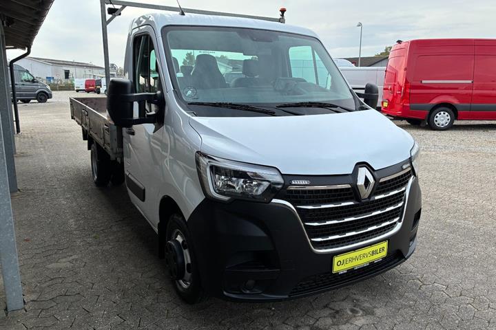 Hvid Renault Master IV T35 fra 2020