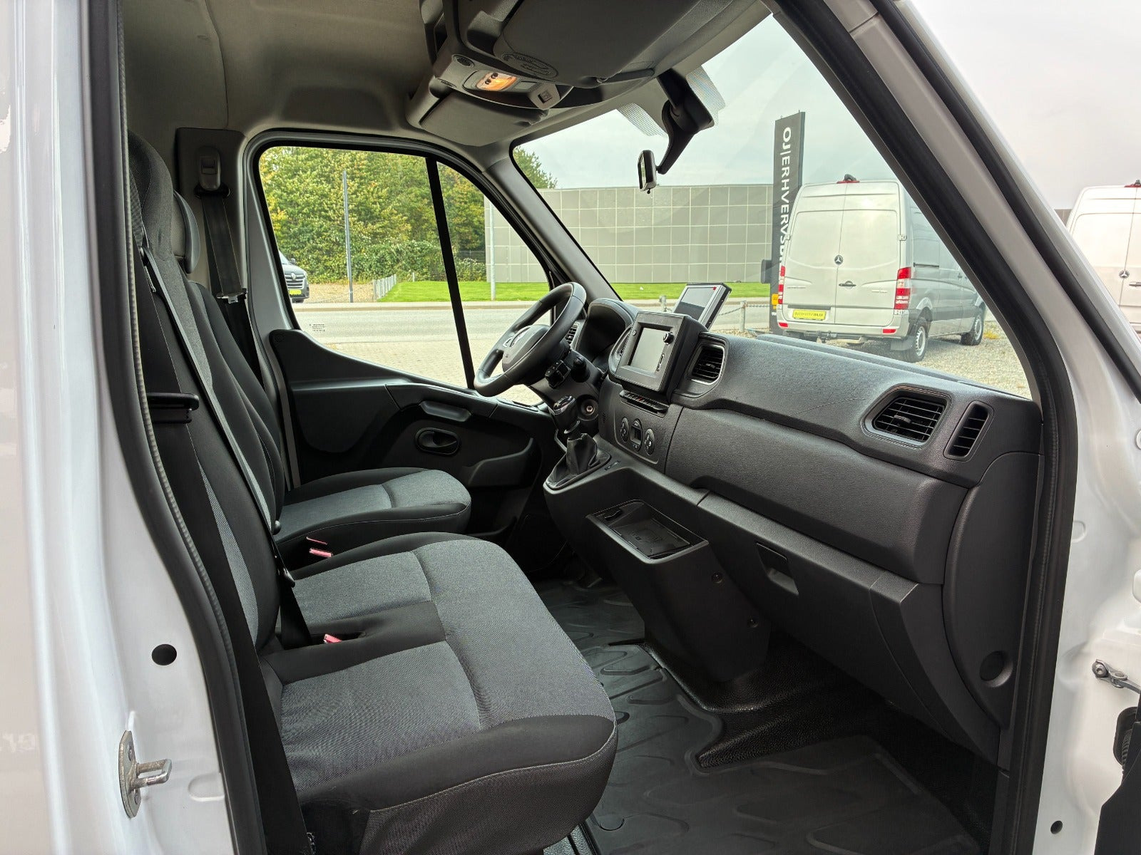 Hvid Renault Master IV T35 fra 2020