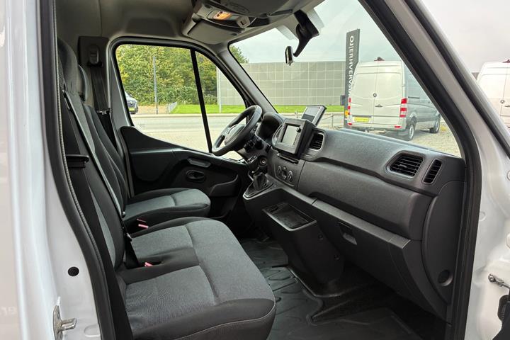 Hvid Renault Master IV T35 fra 2020
