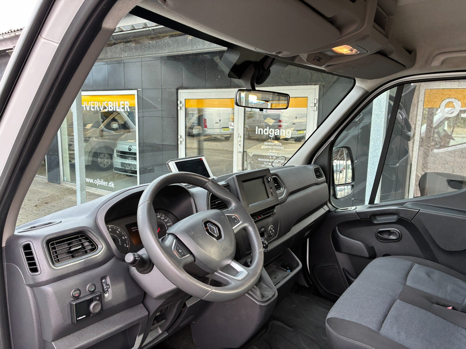 Hvid Renault Master IV T35 fra 2020