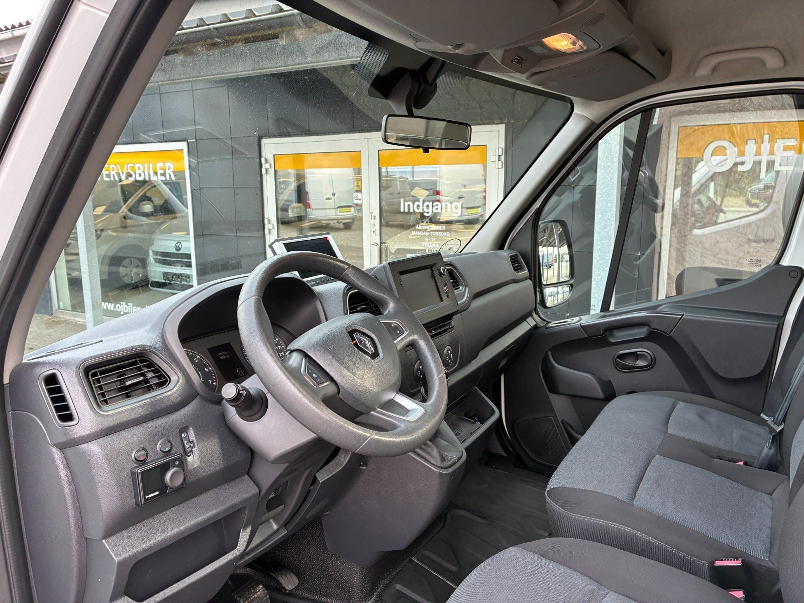 Hvid Renault Master IV T35 fra 2020