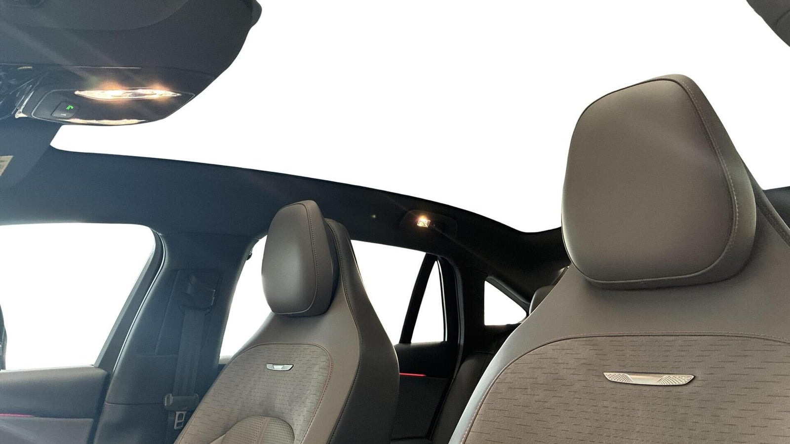Sort Hongqi EH7 fra 2025