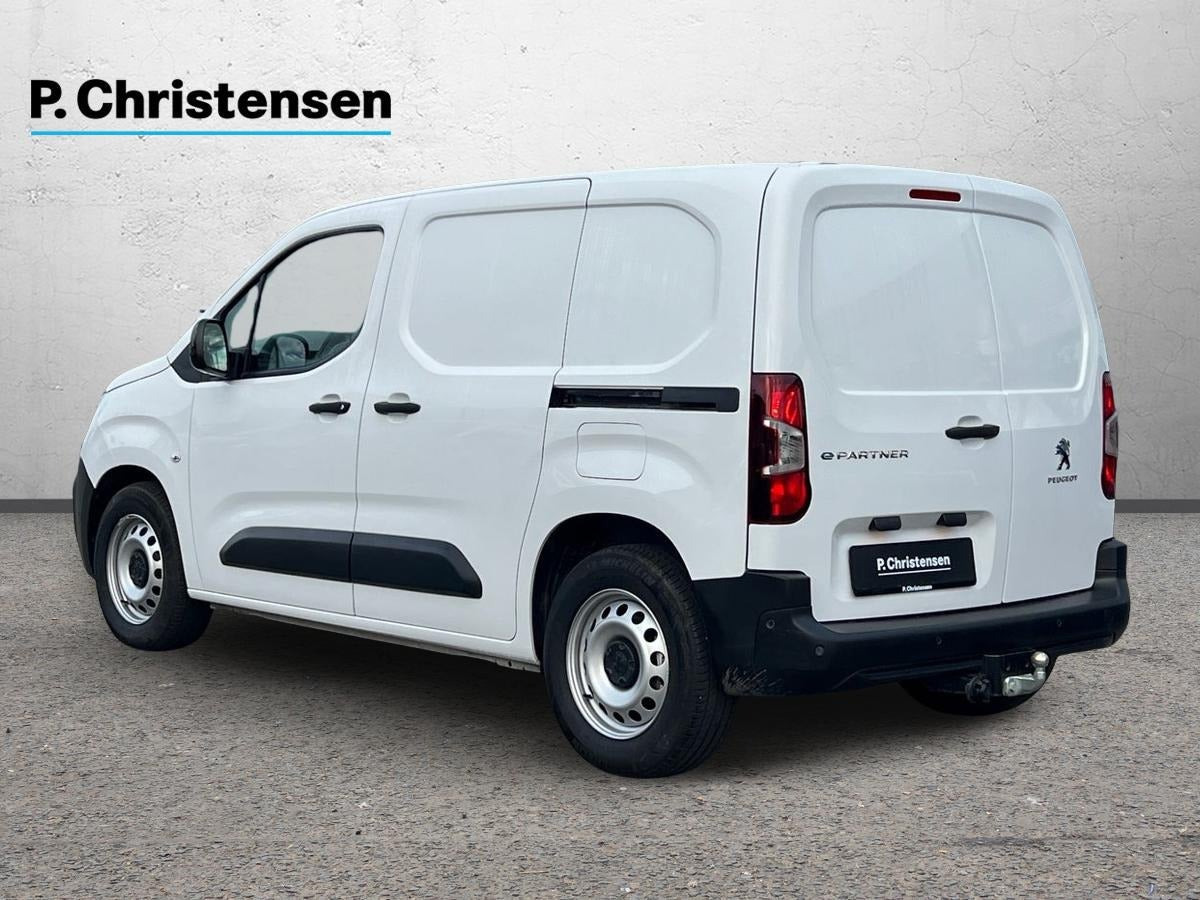 Hvid Peugeot e-Partner fra 2024