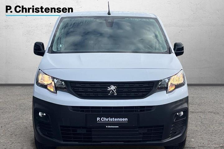 Hvid Peugeot e-Partner fra 2024