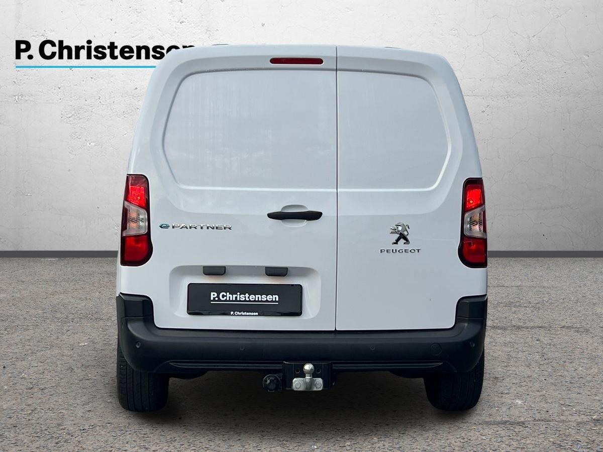 Hvid Peugeot e-Partner fra 2024