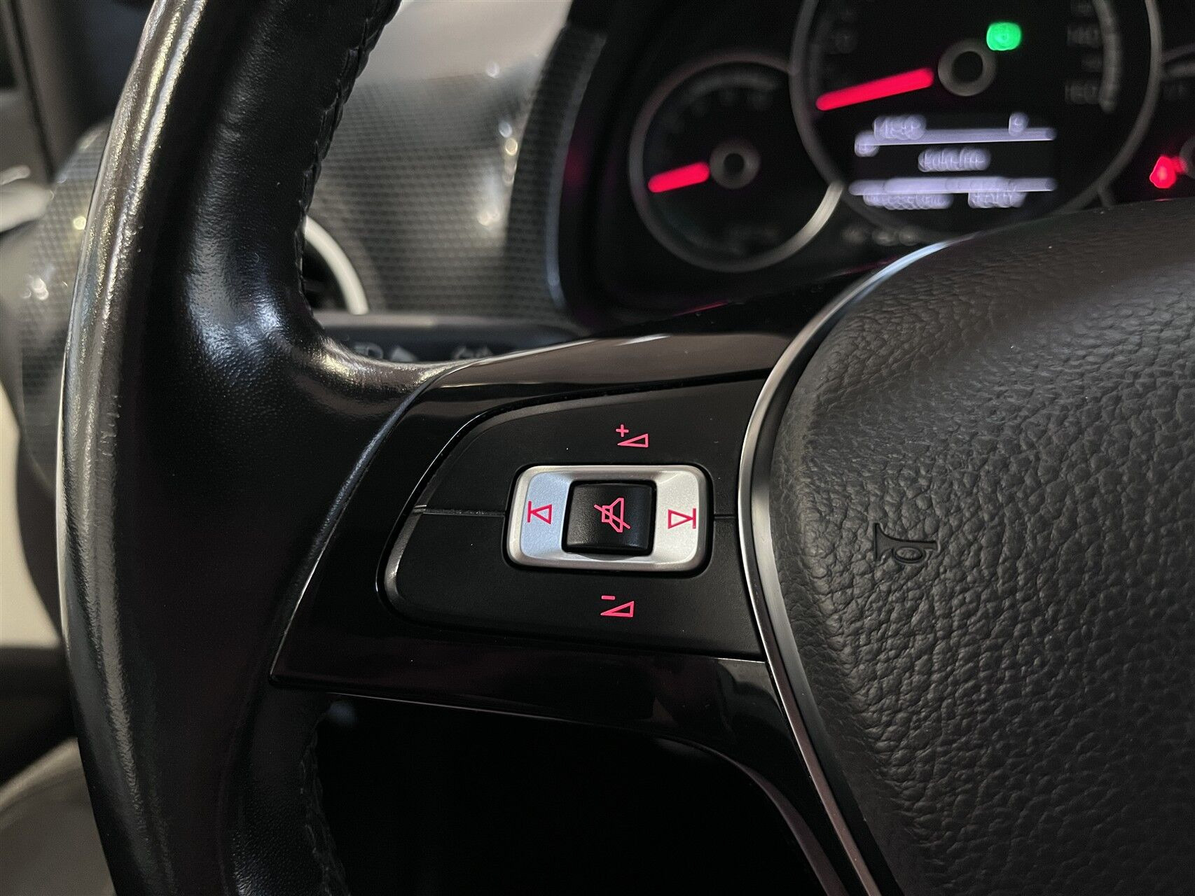 Hvid VW E-UP! fra 2021