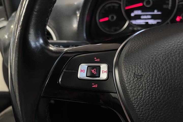 Hvid VW E-UP! fra 2021