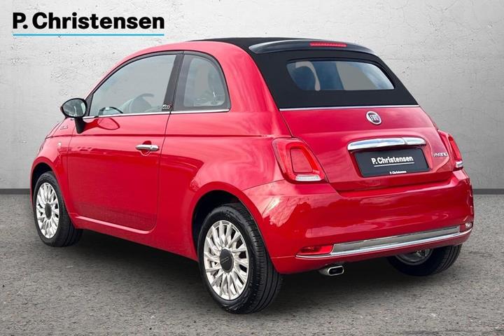 Rød Fiat 500C fra 2023