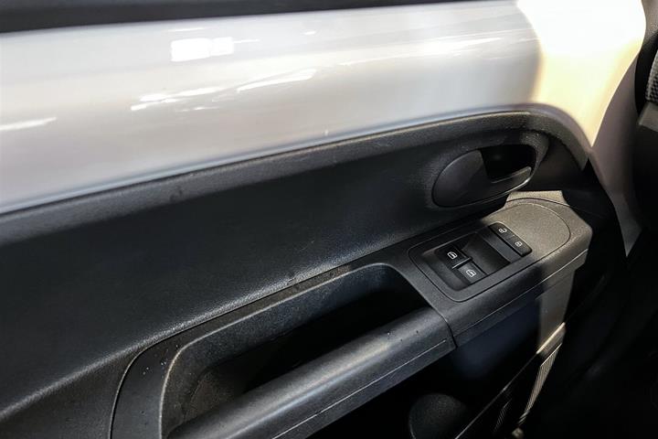 Hvid VW E-UP! fra 2021