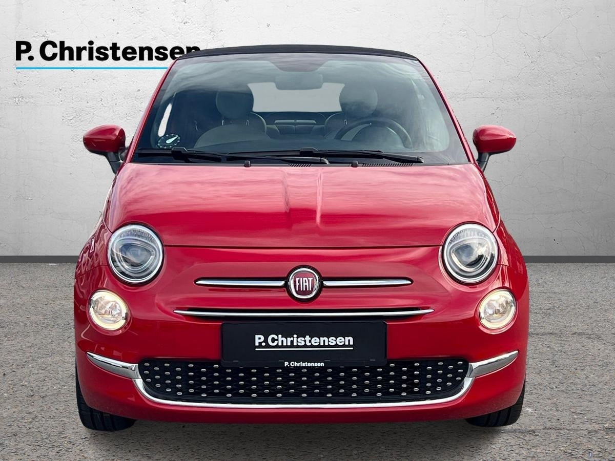Rød Fiat 500C fra 2023