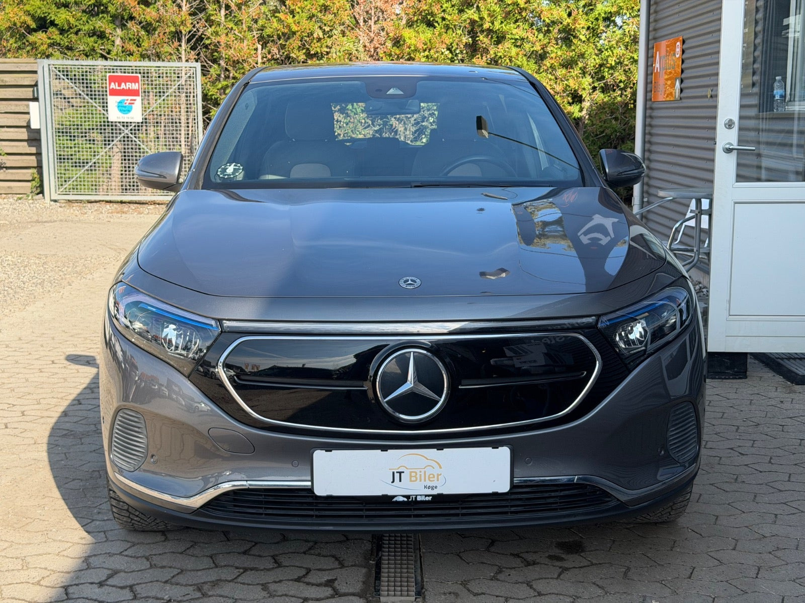 Grå Mercedes EQA250+ fra 2022