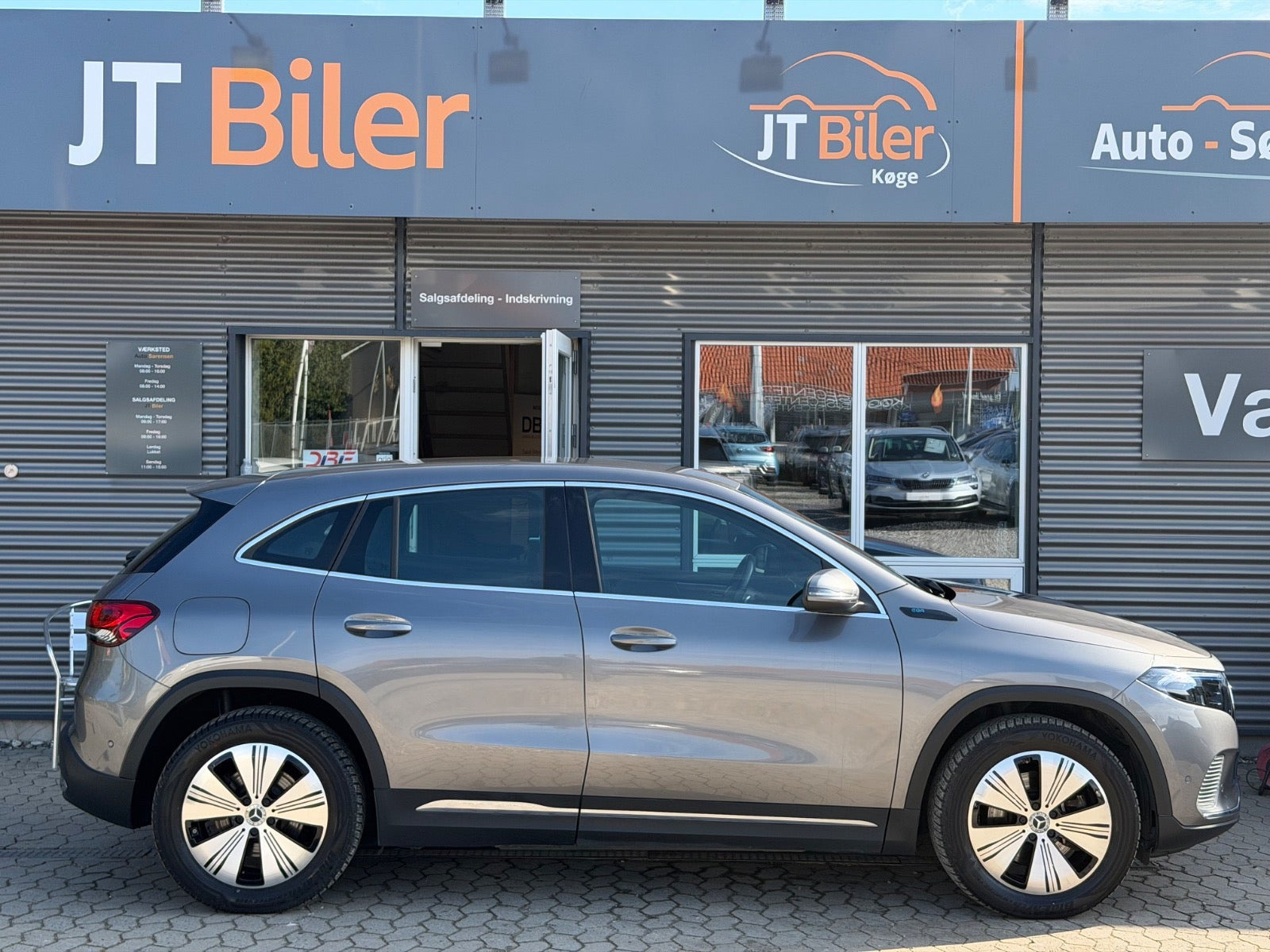 Grå Mercedes EQA250+ fra 2022
