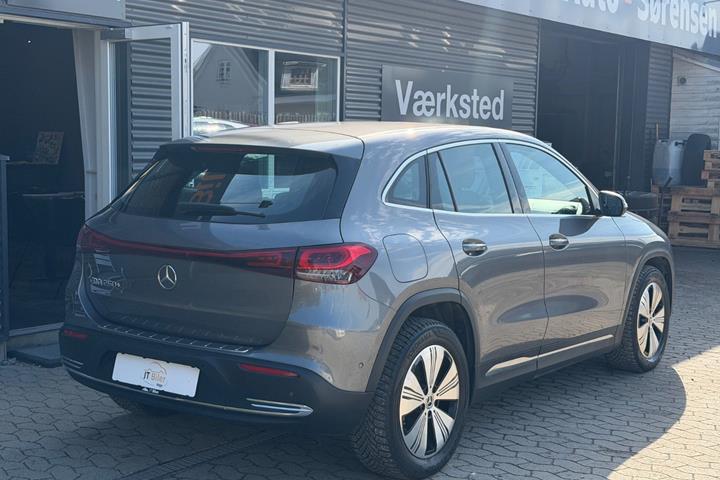 Grå Mercedes EQA250+ fra 2022
