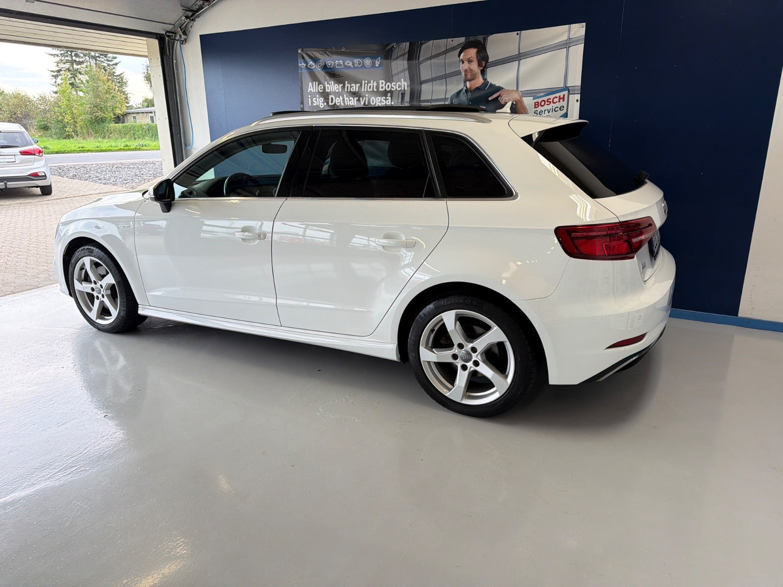 Hvid Audi A3 fra 2017
