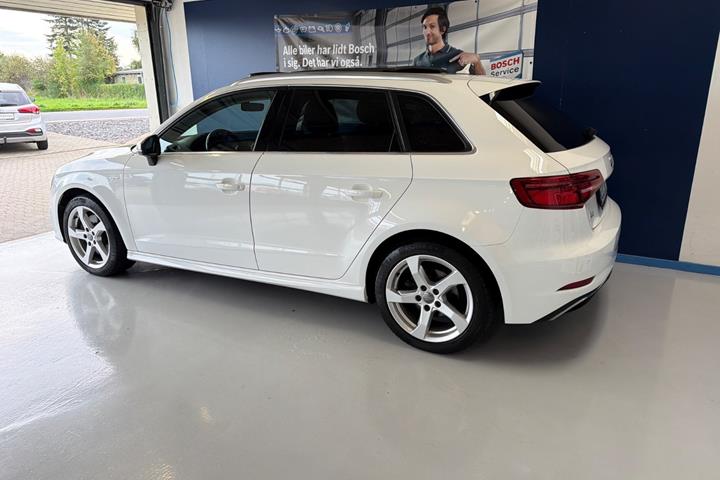 Hvid Audi A3 fra 2017