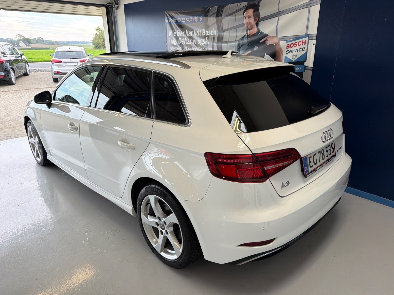 Hvid Audi A3 fra 2017