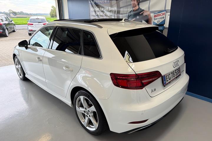 Hvid Audi A3 fra 2017