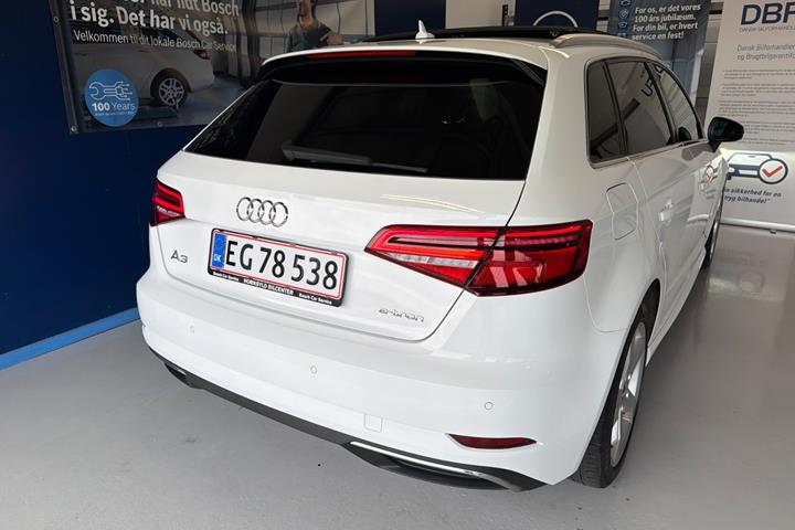 Hvid Audi A3 fra 2017
