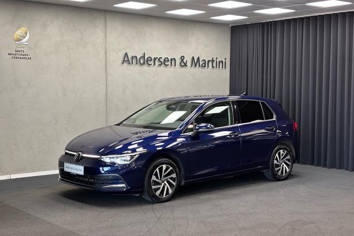Blå VW Golf fra 2021