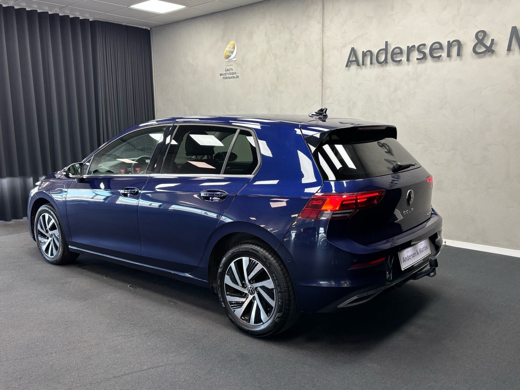 Blå VW Golf fra 2021