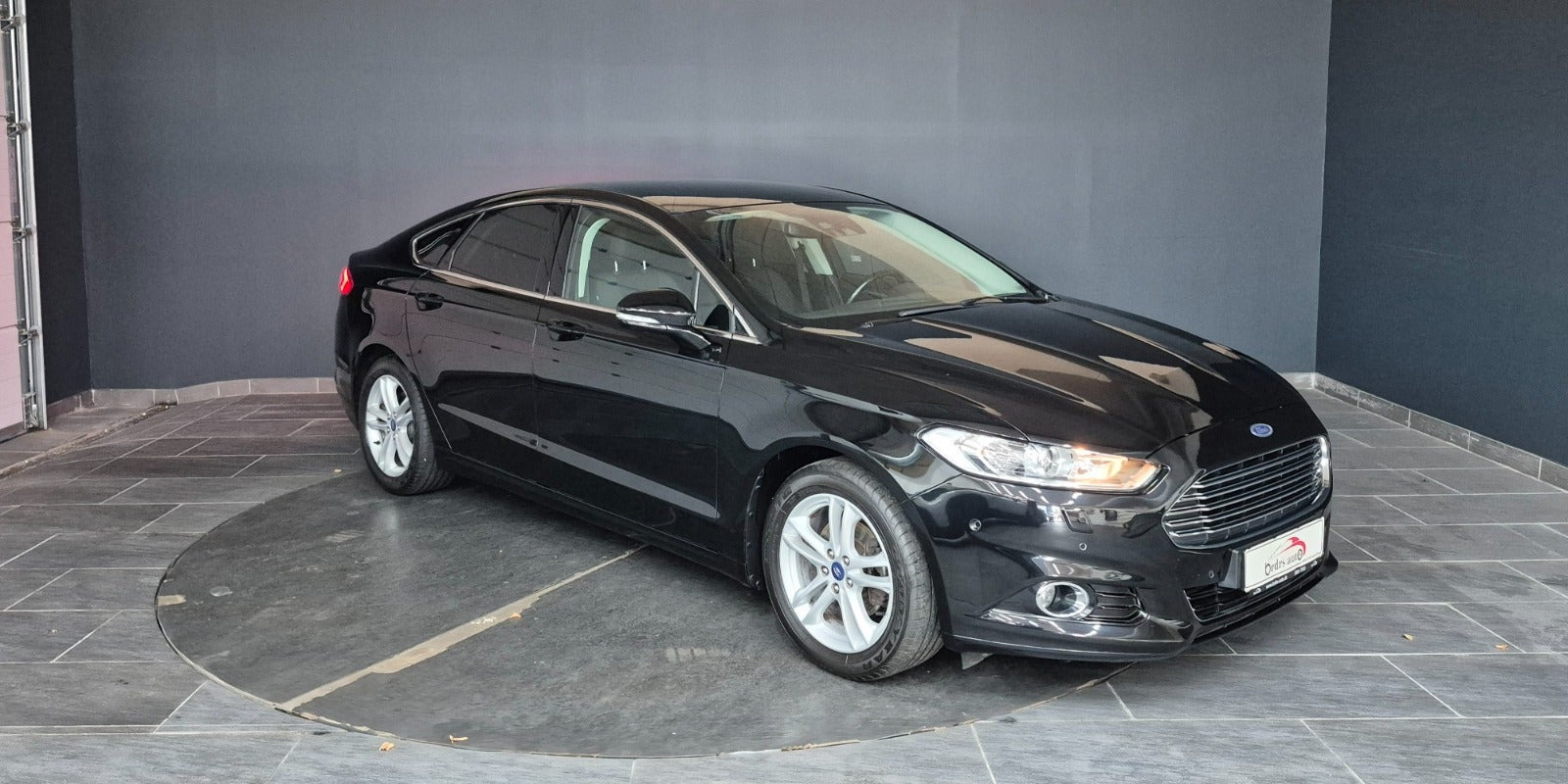 Sort Ford Mondeo fra 2018